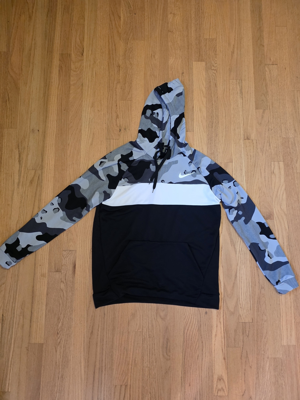 Nike Men’s Black, White & Grey Camo Zip-Up Hoodie Size L